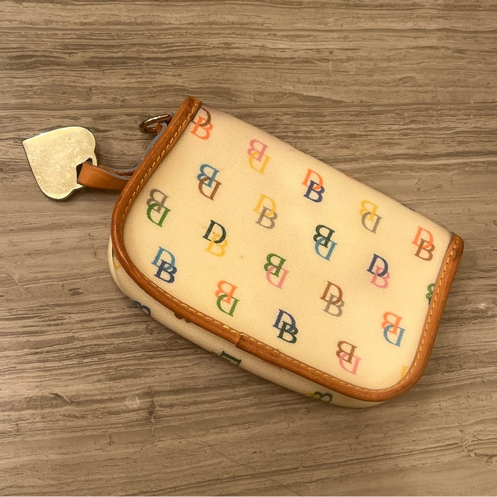 ❌ SOLD ❌ Classic Vintage Dooney & Bourke mini clutch purse - Picture 5 of 9
